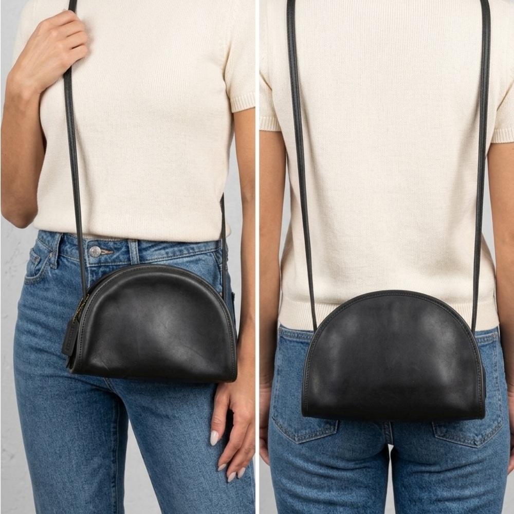 Elegant Black Leather Crossbody Bag coach in good condition